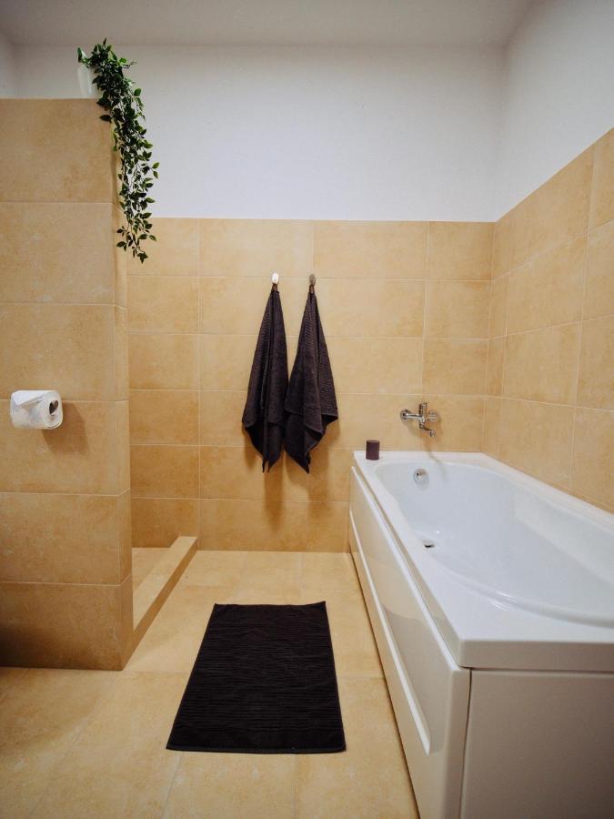 Zakarias Apartments ミエルクレア＝チュク エクステリア 写真